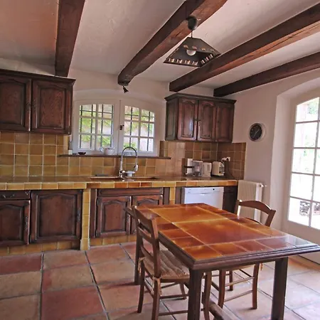 Isella Villa